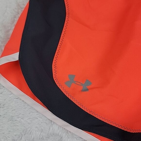 ‎UNDER ARMOUR Girls Shorts [SIZE YOUTH XL] - Picture 2 of 5